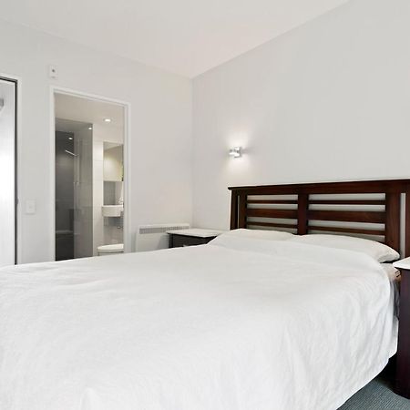 Stunning 2 Bedroom Apartment With Balcony! Queenstown Kültér fotó