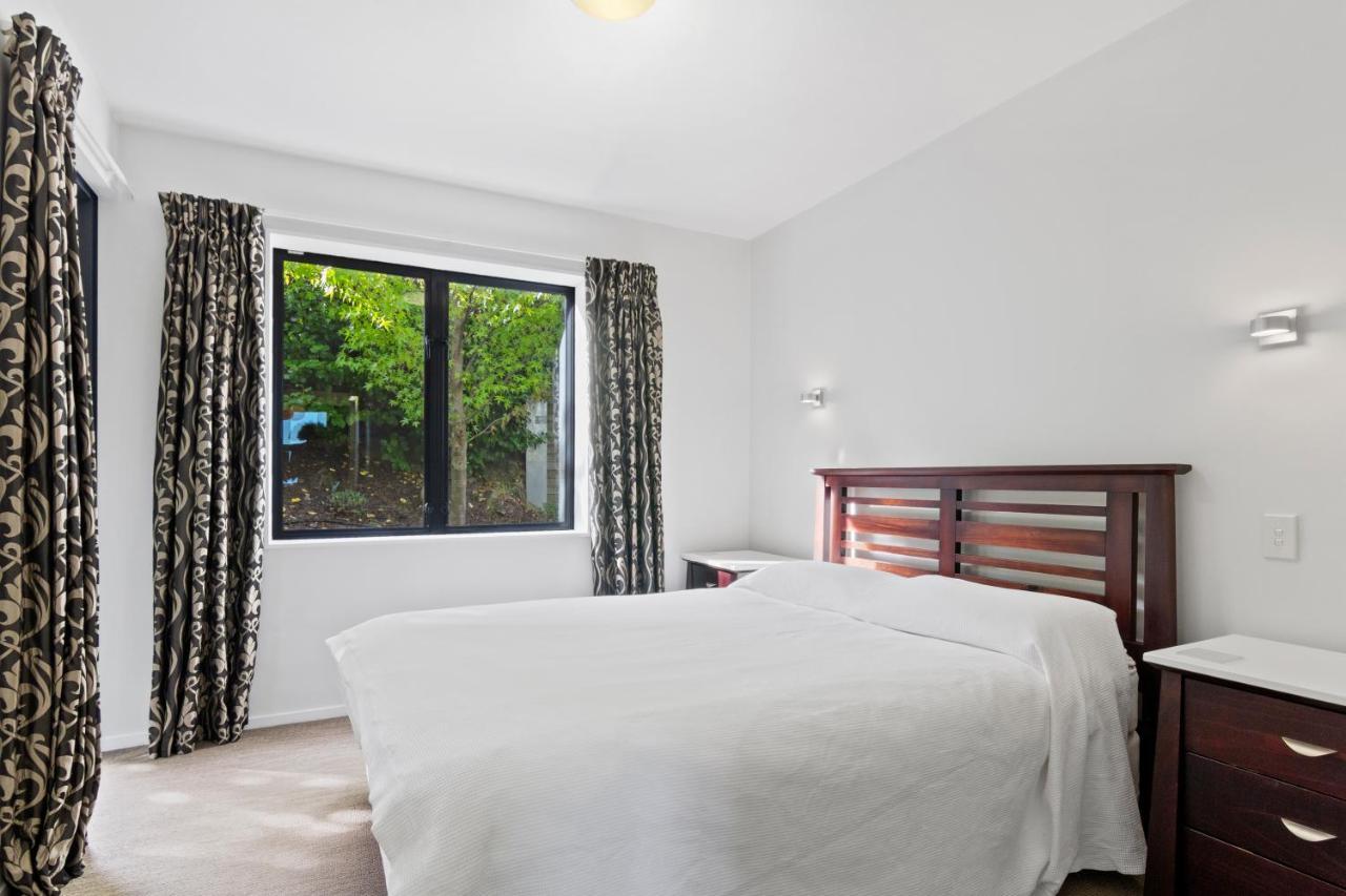 Stunning 2 Bedroom Apartment With Balcony! Queenstown Kültér fotó